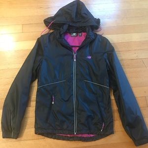 NEW BALANCE RUNNING RAIN JACKET